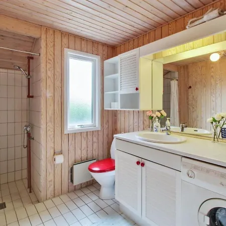 Nyaraló Andria - 300m From The Sea In Ne Jutland By Interhome Hals